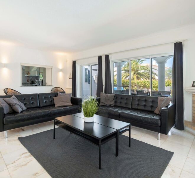 3 bedroom villa living room view in Gramacho Golf Resort, Carvoeiro - Algarve