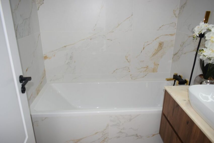 Bath Tub