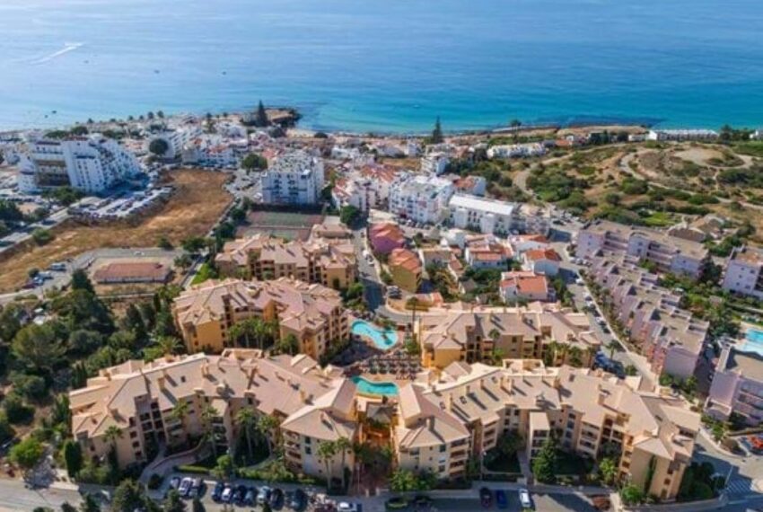 Buy property in the Algarve, Resort Property Praia da Luz – Luxury Apartment for Sale | Ocean Key Property