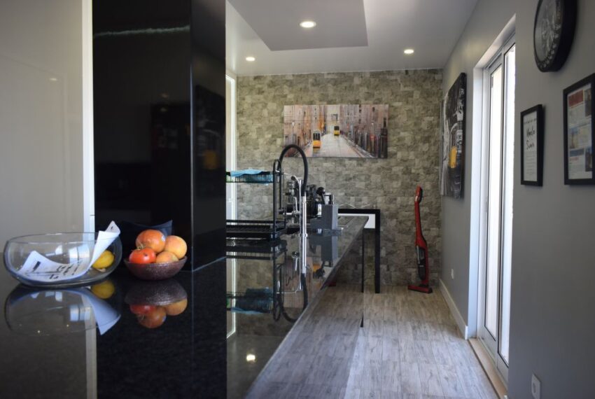 Kitchen counter