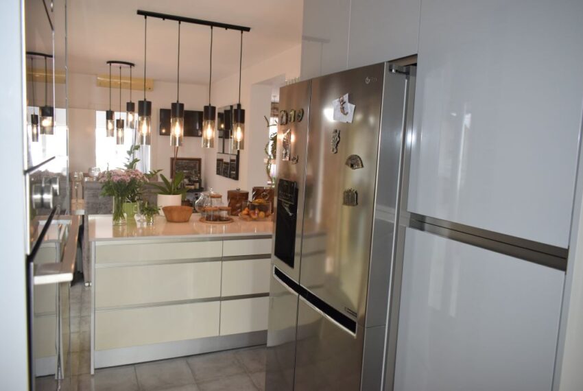 Kitchen dinning