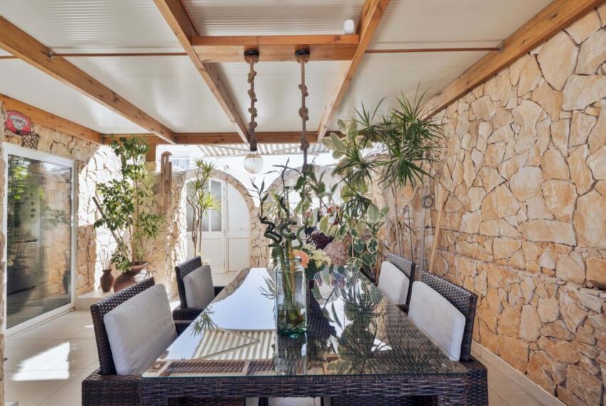 Outdoor dinning